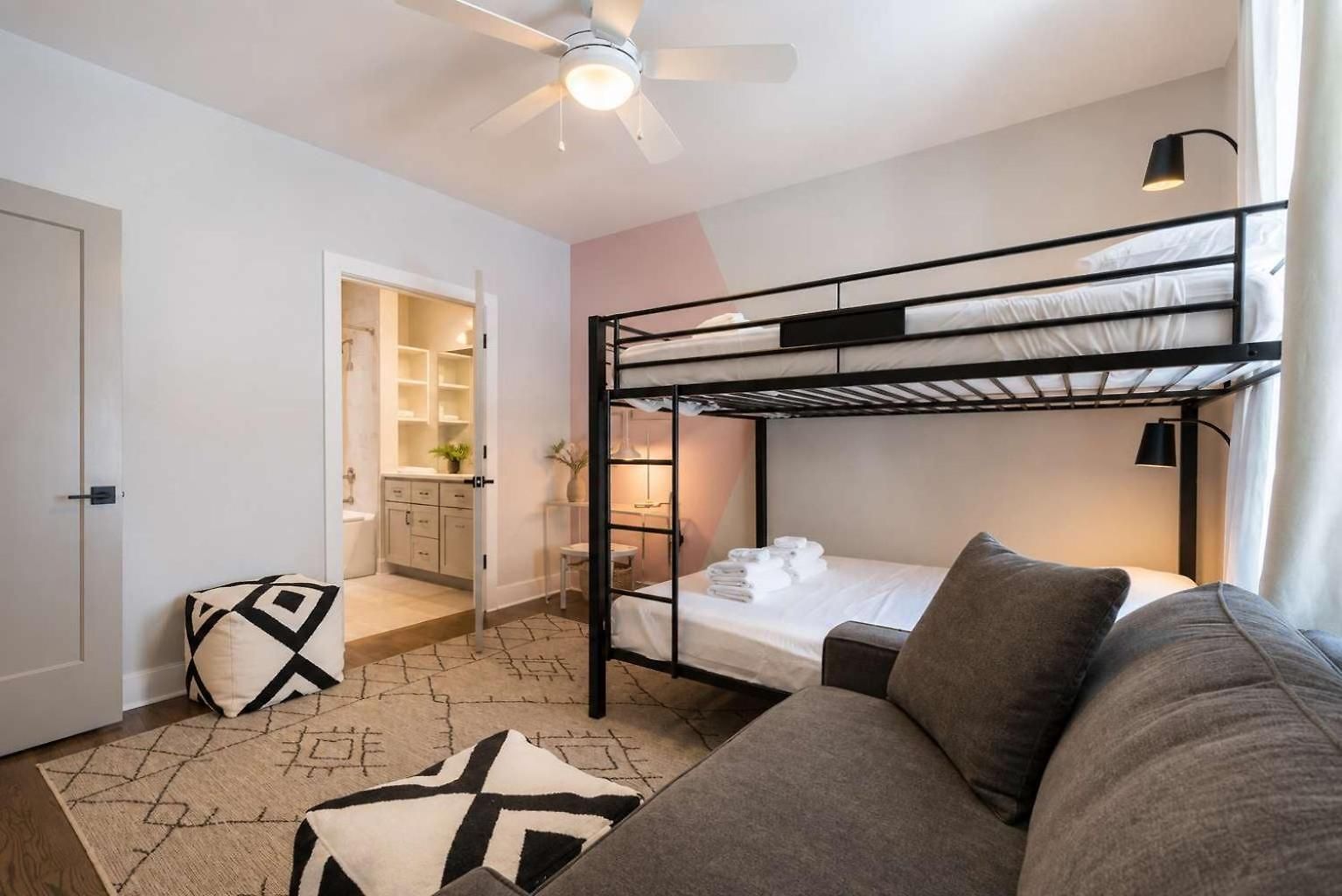 2 New Homes Near Vandy & 3 Min To Bars Nashville