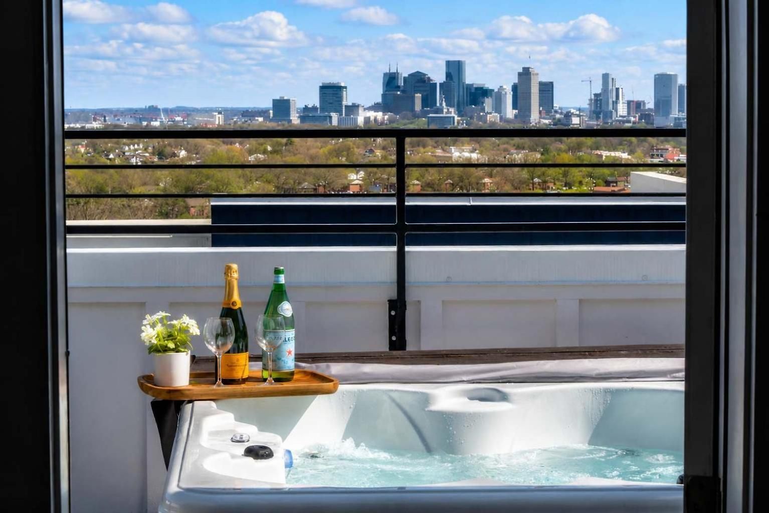 Duo Retreat Private Rooftops Holiday home