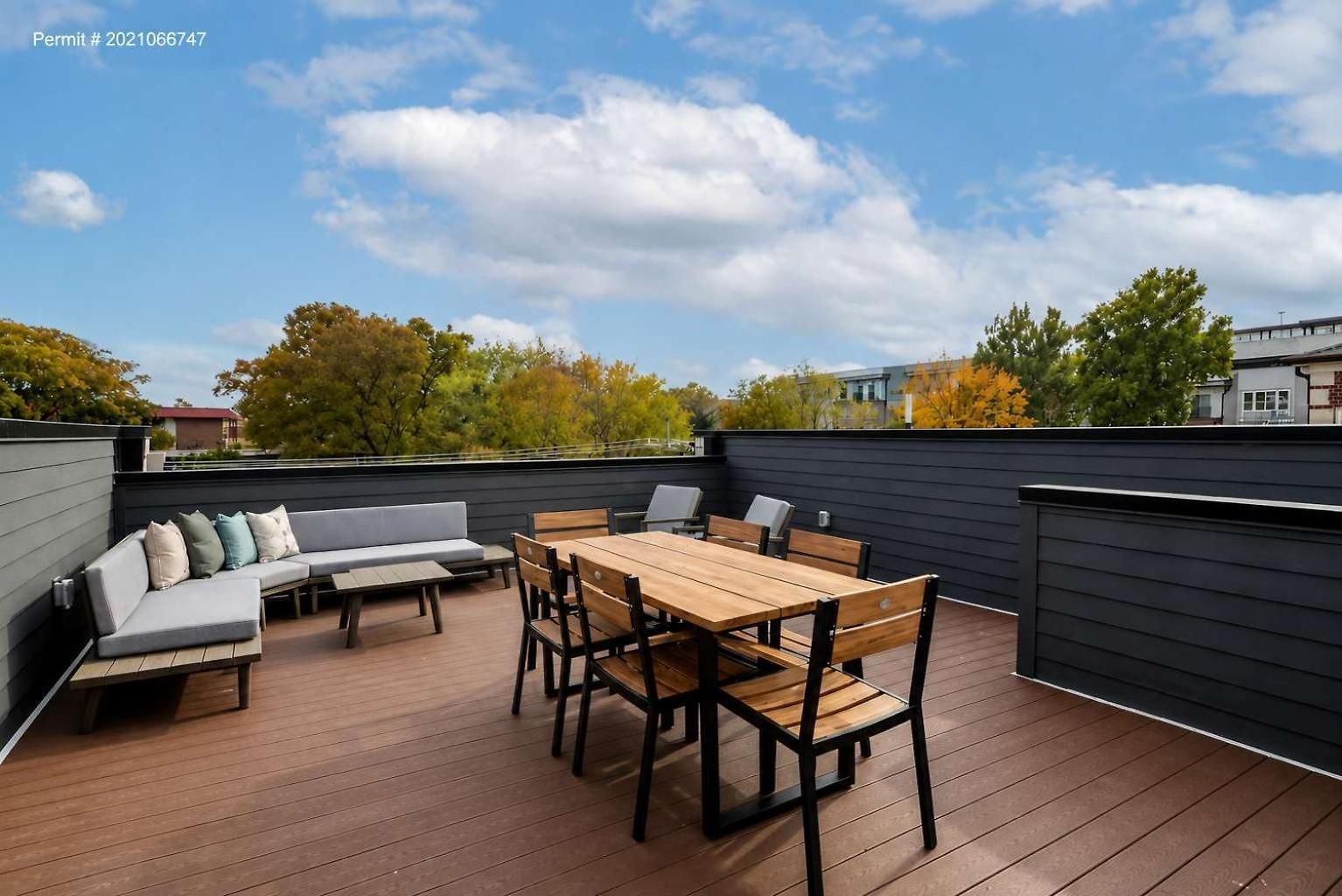 Modern West End Oasis Rooftop Views Holiday home