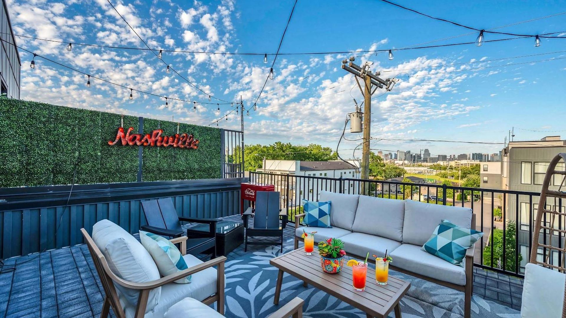 Brand New Views Karaoke Near Downtown Holiday home