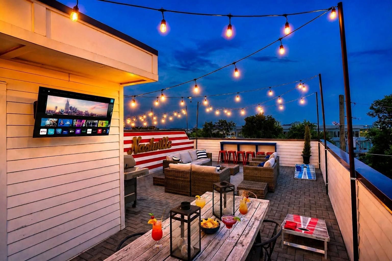 Holiday home Rooftop Deck & Shuffleboard Bbq Near Downtown *