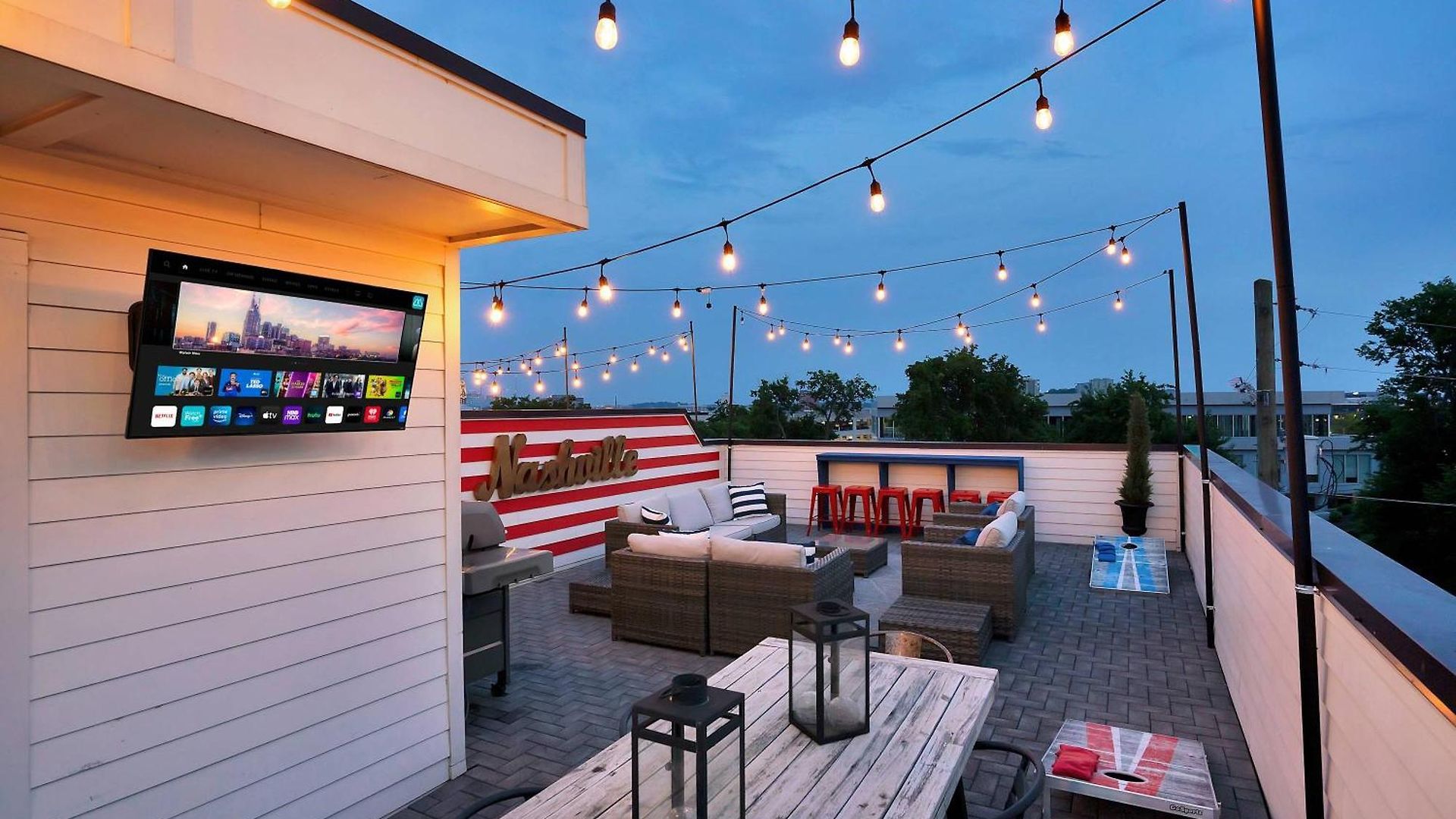 Ultimate Rooftop Double Games Bbq Skyline Views Holiday home