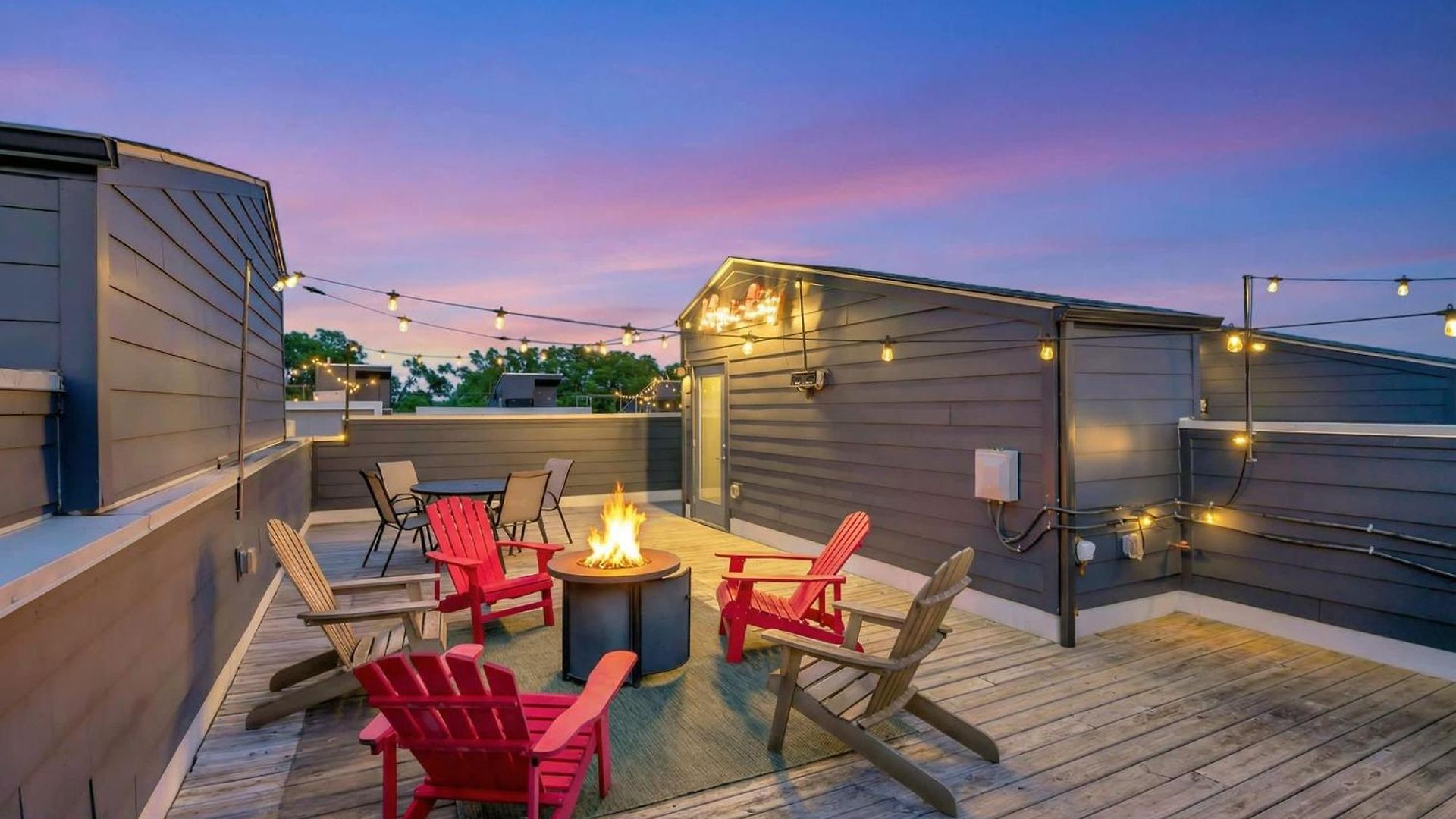 Rooftop Deck Grill Ping Pong Near Downtown Holiday home Nashville