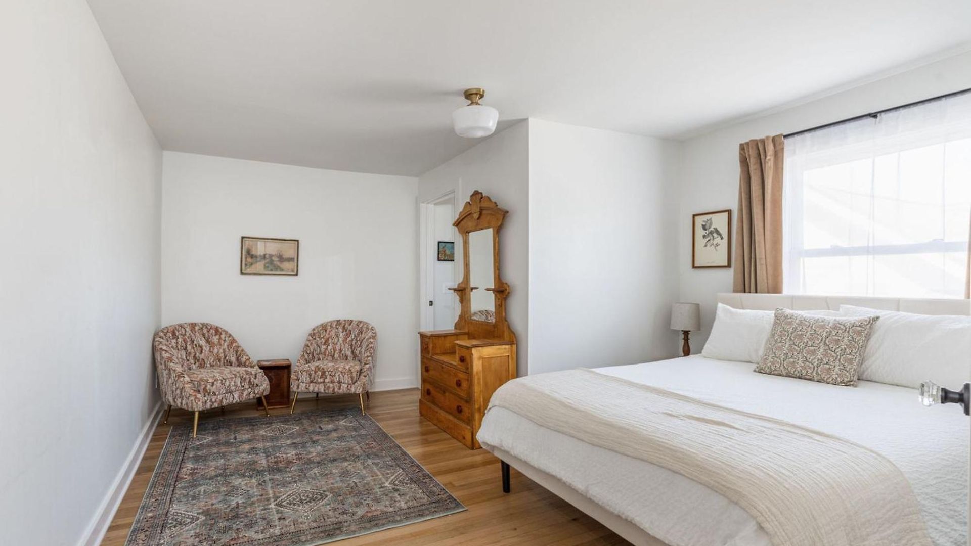Chic 2 Bed 2 Bath, In 12 South