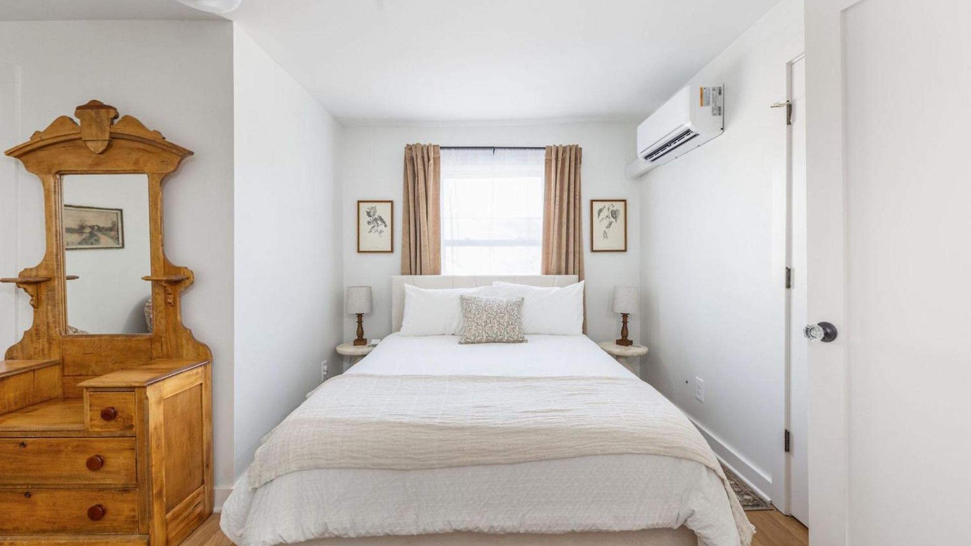 Chic 2 Bed 2 Bath, In 12 South Holiday home Nashville