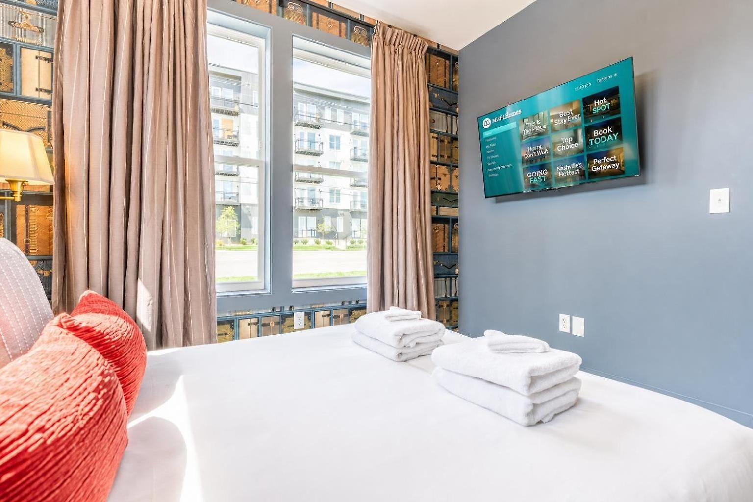 Luxe Group With Hot Tub & Rooftop Lounge Holiday home