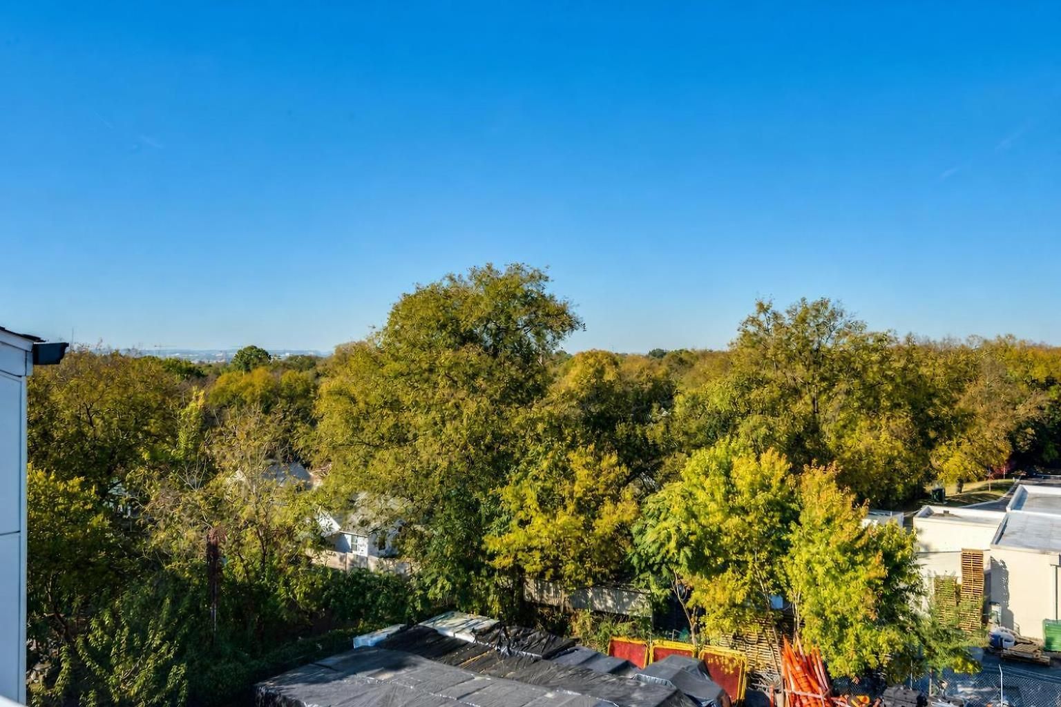 Rooftop Views Ping Pong Lounge Holiday home