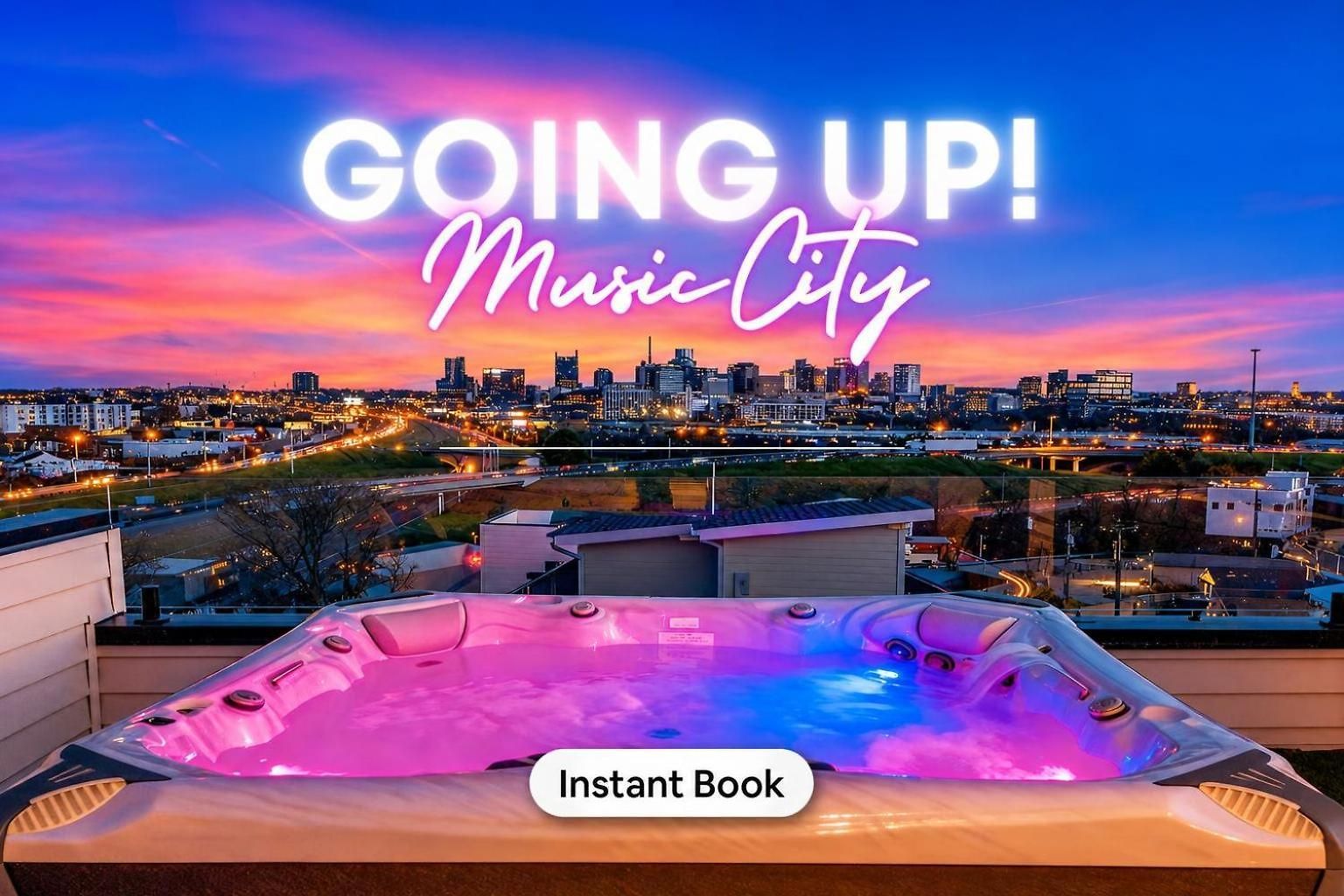 Holiday home Elevator With Rooftop Hot Tub & Spacious Yard *