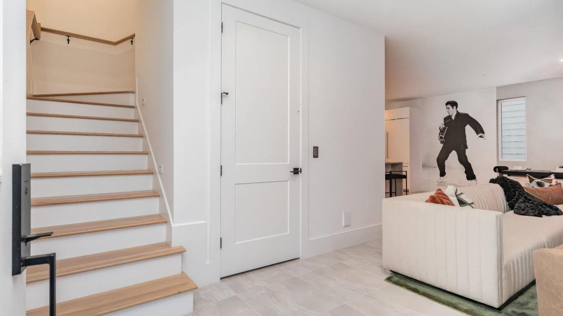 Holiday home Elevator With Rooftop Hot Tub & Spacious Yard *