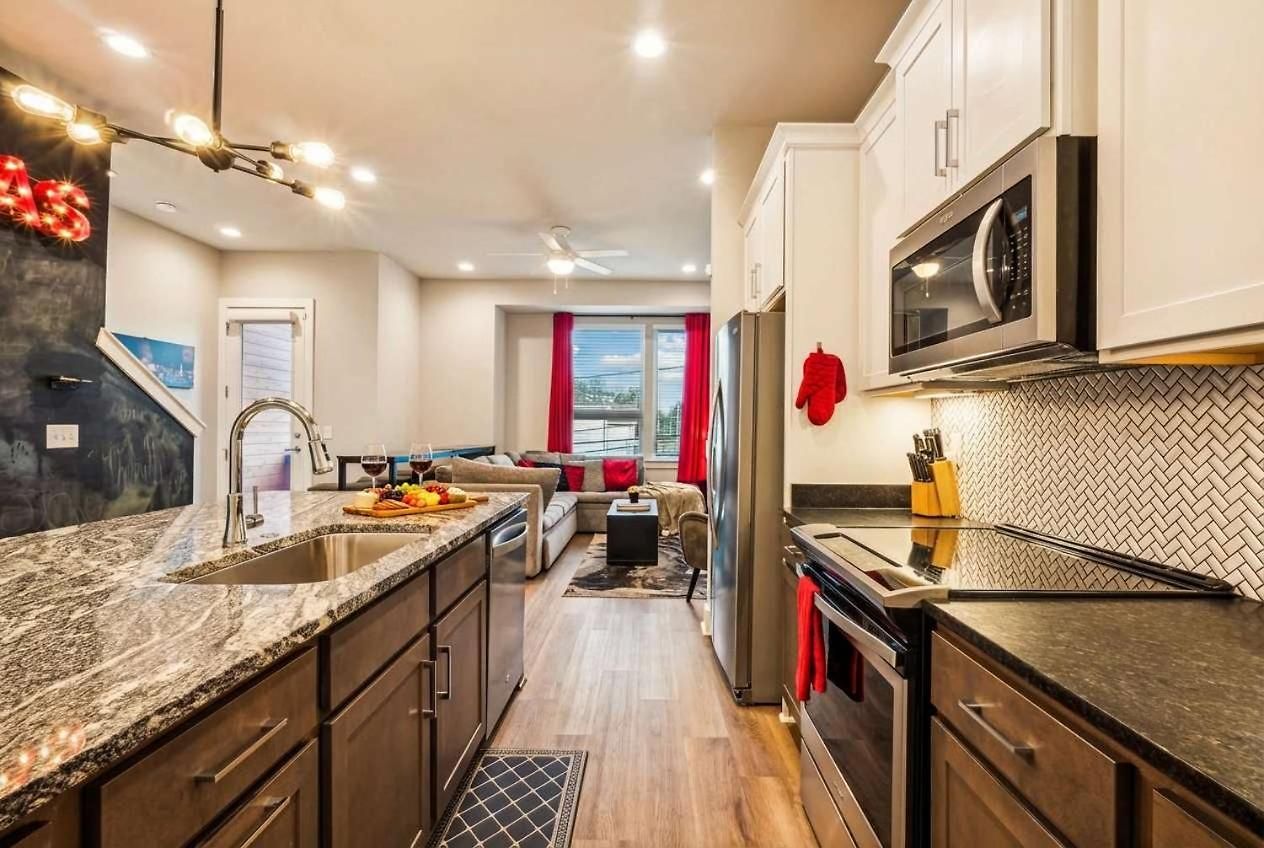 Holiday home Private With Rooftop Game Near Downtown