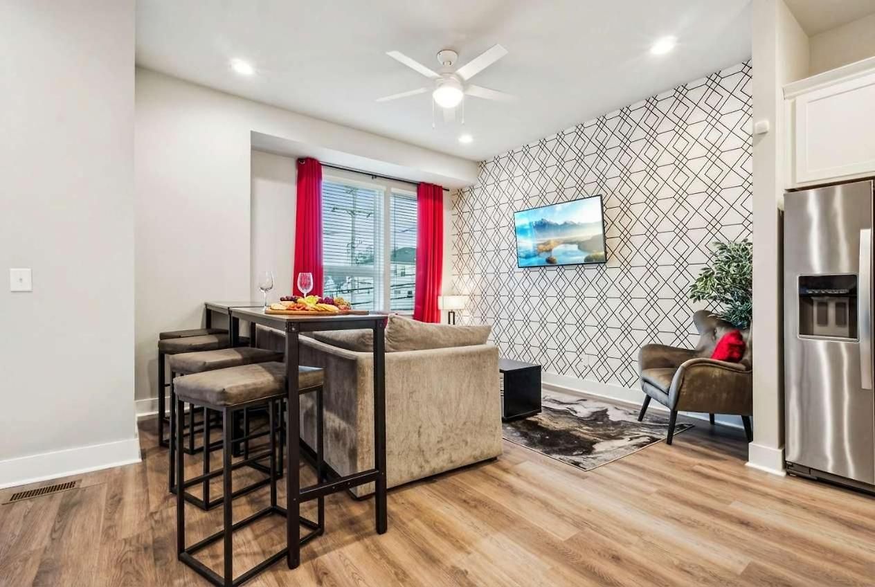 Holiday home Private With Rooftop Game Near Downtown *