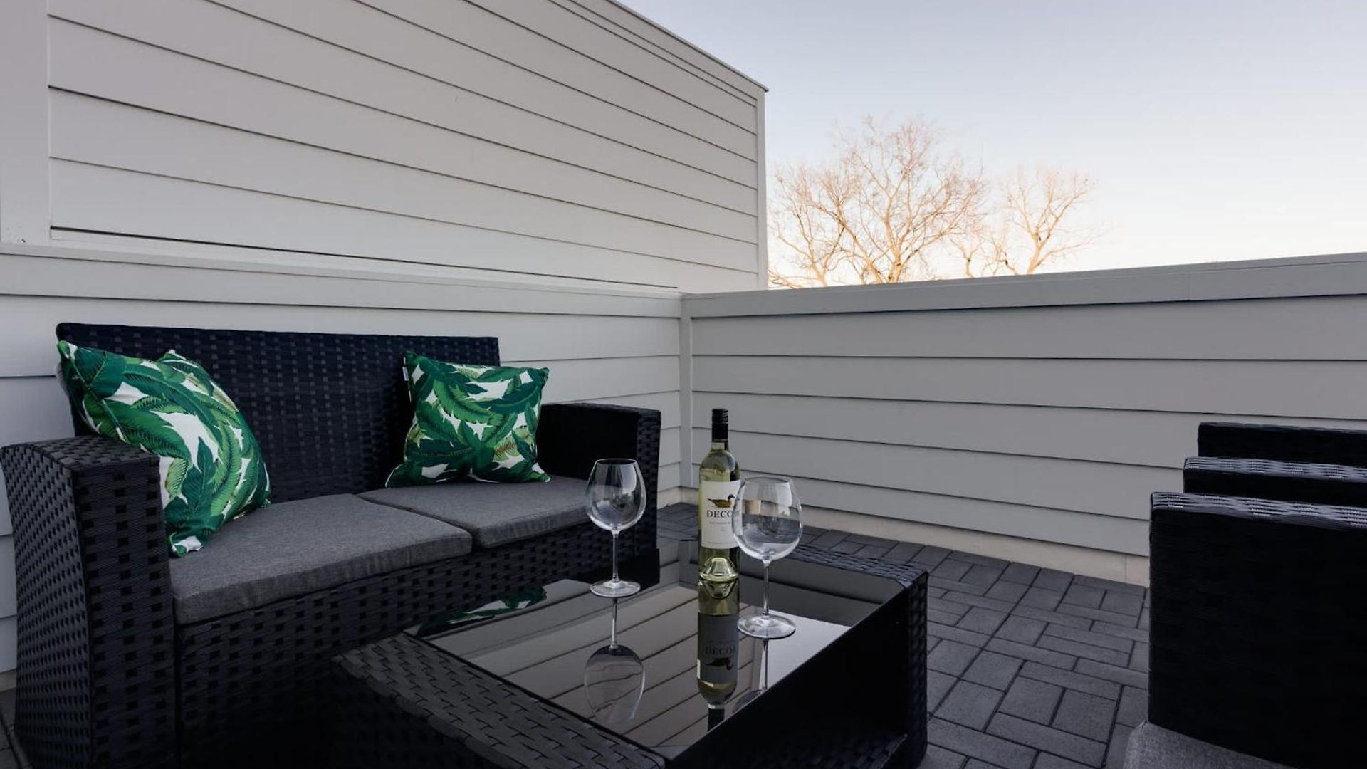 Holiday home 4br Retreat For 12 W Balcony Mins To Broadway