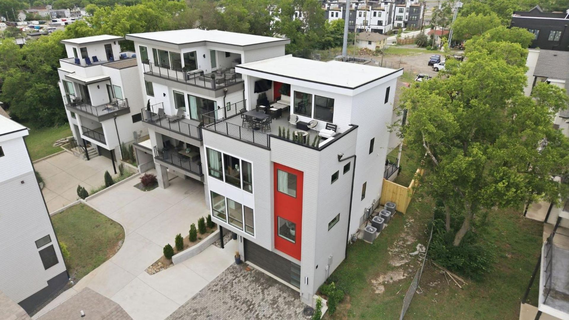 2 Ultra Lux Homes Sleeps 24 Hot Tub & Rooftops Nashville