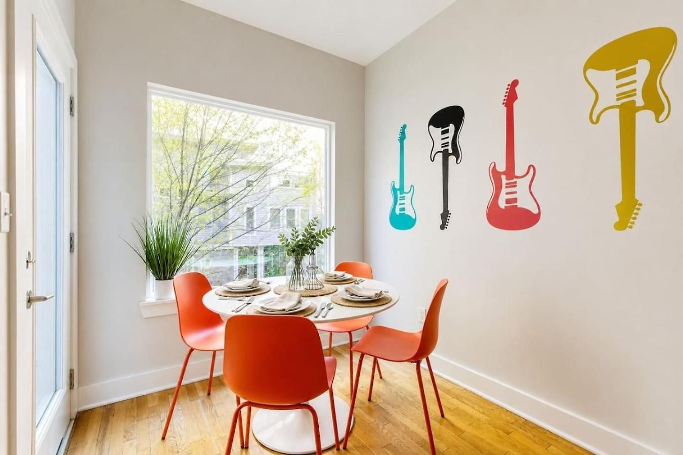 Holiday home Funk House. Mins To Broadway. Parking *