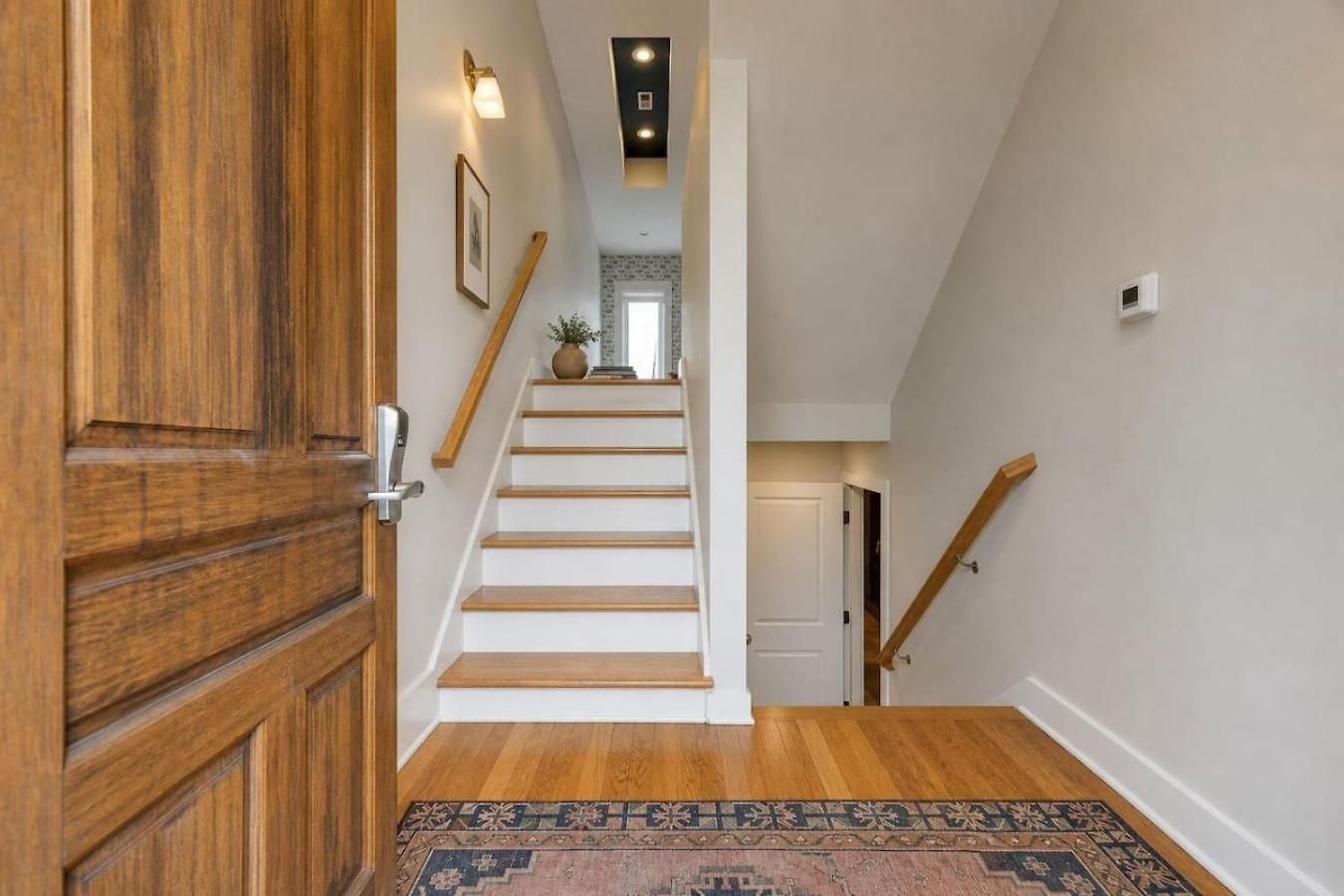 Funk House. Mins To Broadway. Parking * Nashville