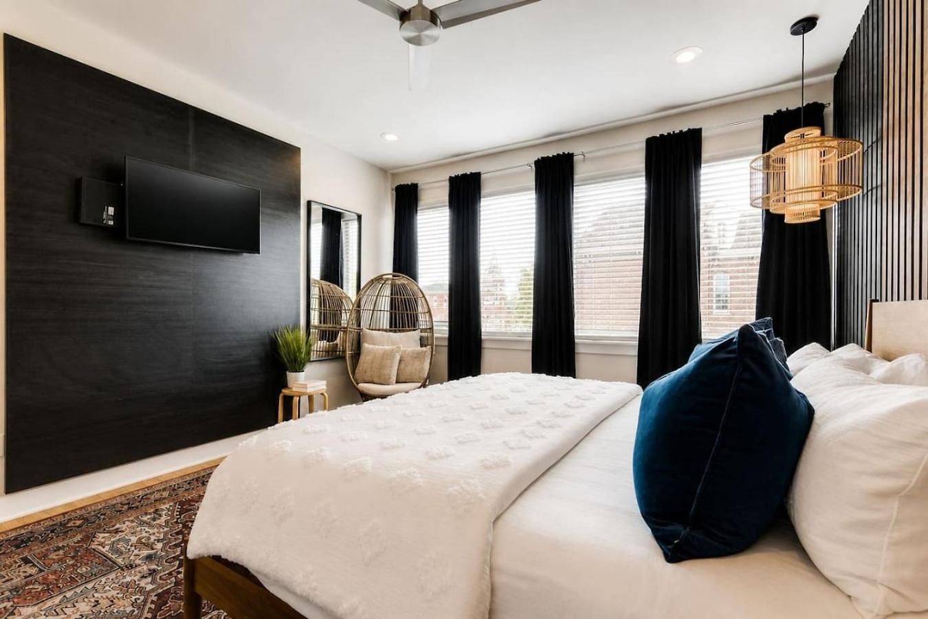 Funk House. Mins To Broadway. Parking * Nashville