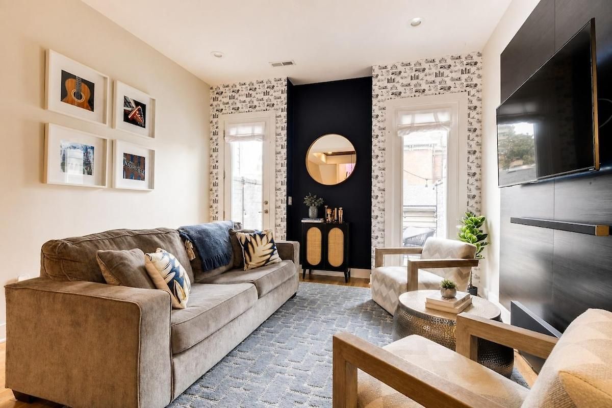 Holiday home Funk House. Mins To Broadway. Parking *