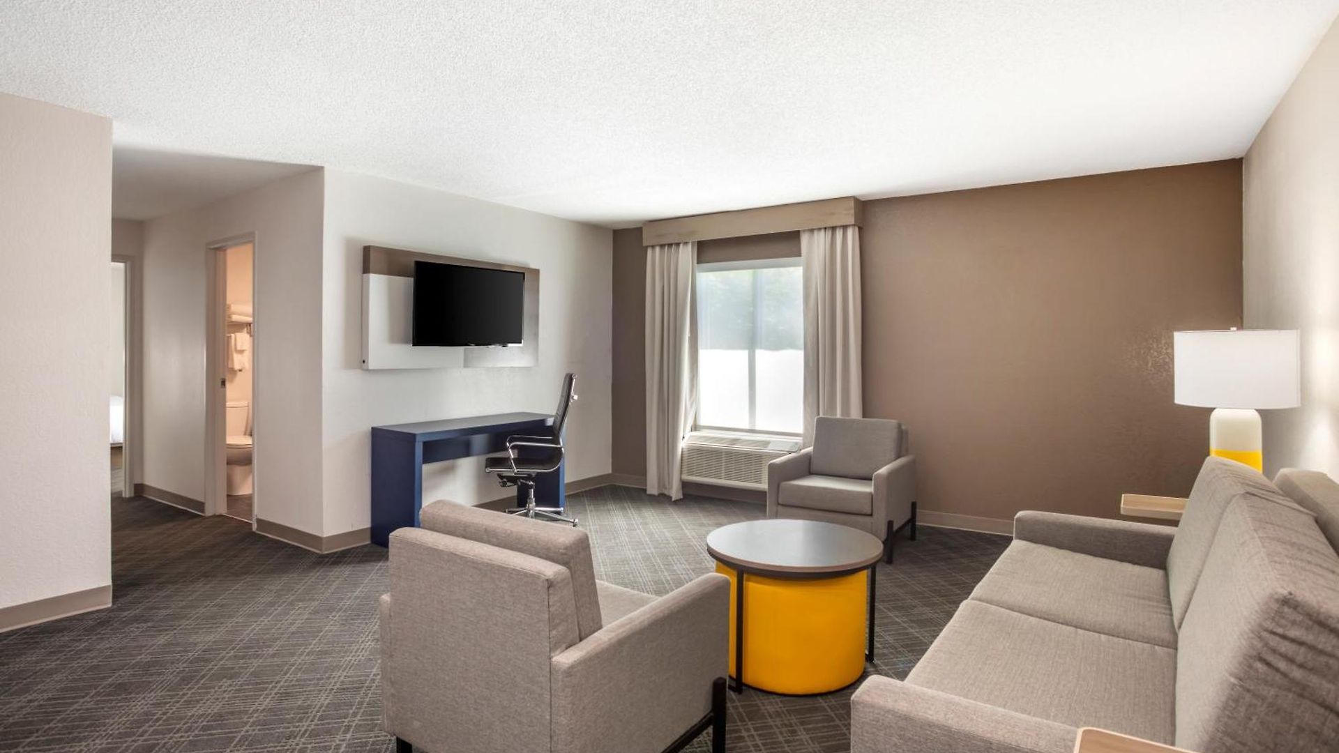 Hotel Comfort Airport - Bna 4*