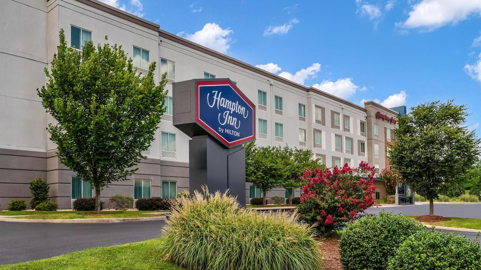Hampton By Hilton Airport Century Place Hotel 3*