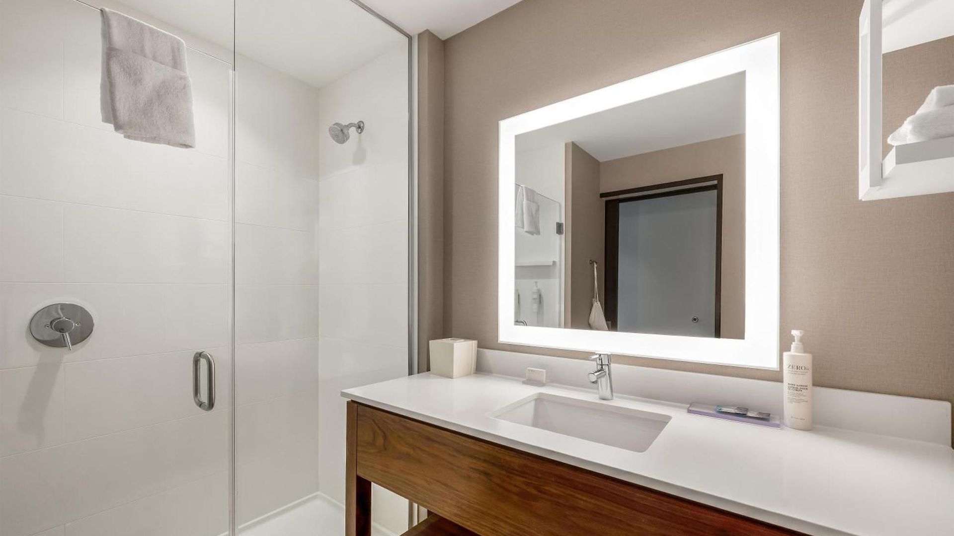 Hampton By Hilton Airport Century Place Hotel 3*
