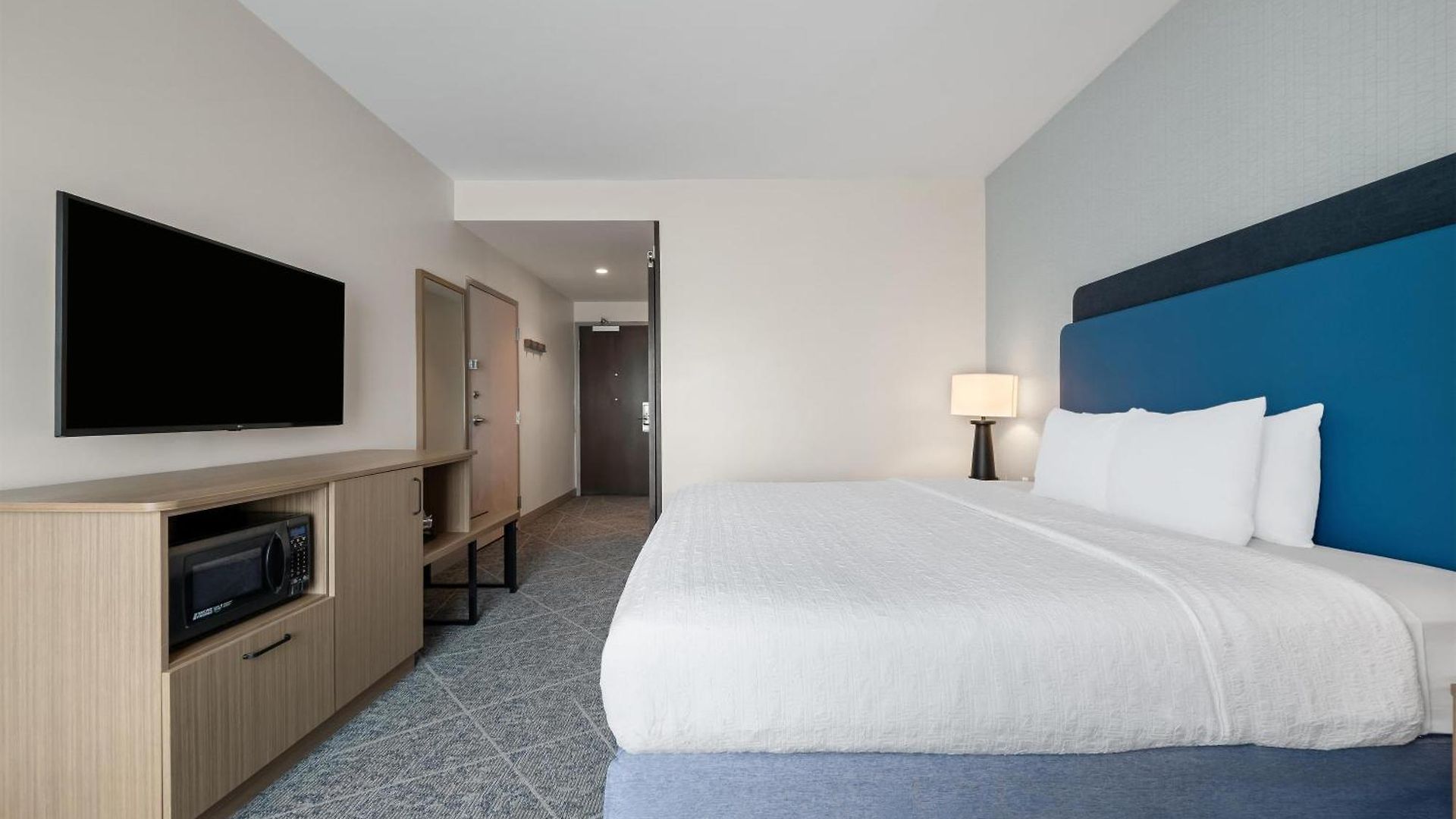 Hampton By Hilton Airport Century Place Hotel Nashville