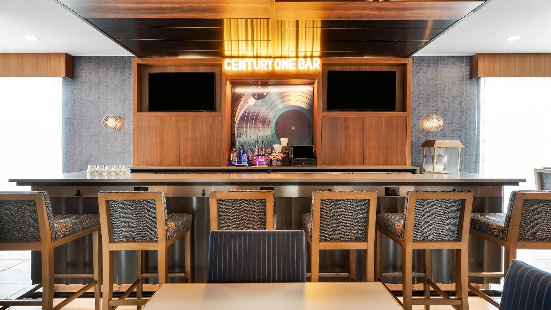 Hampton By Hilton Airport Century Place Nashville