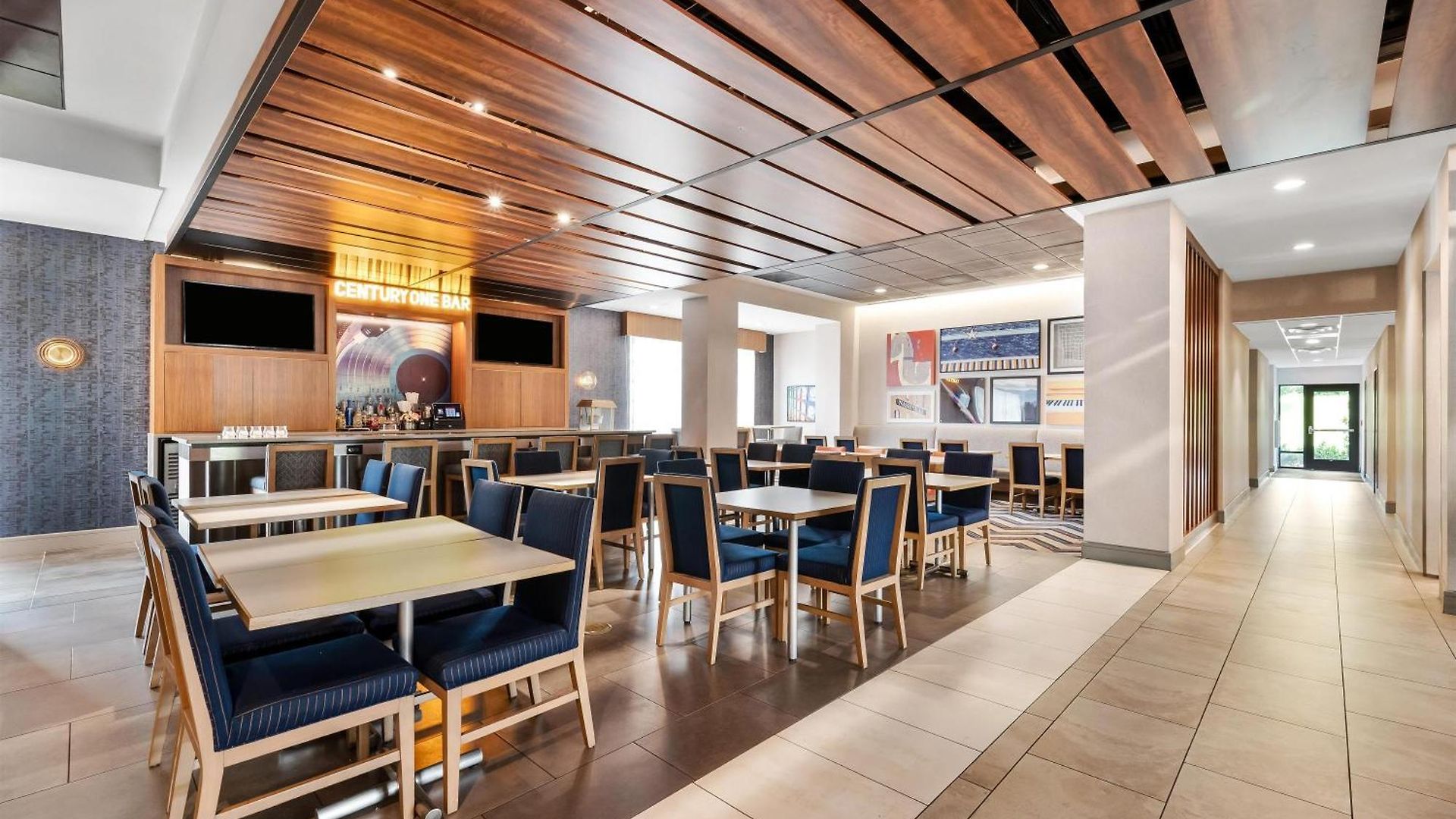 Hampton By Hilton Airport Century Place 3*