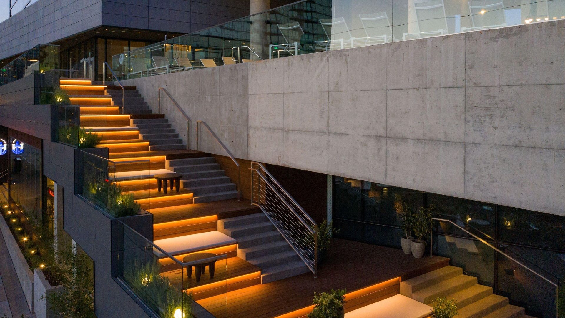 W Hotel 5*