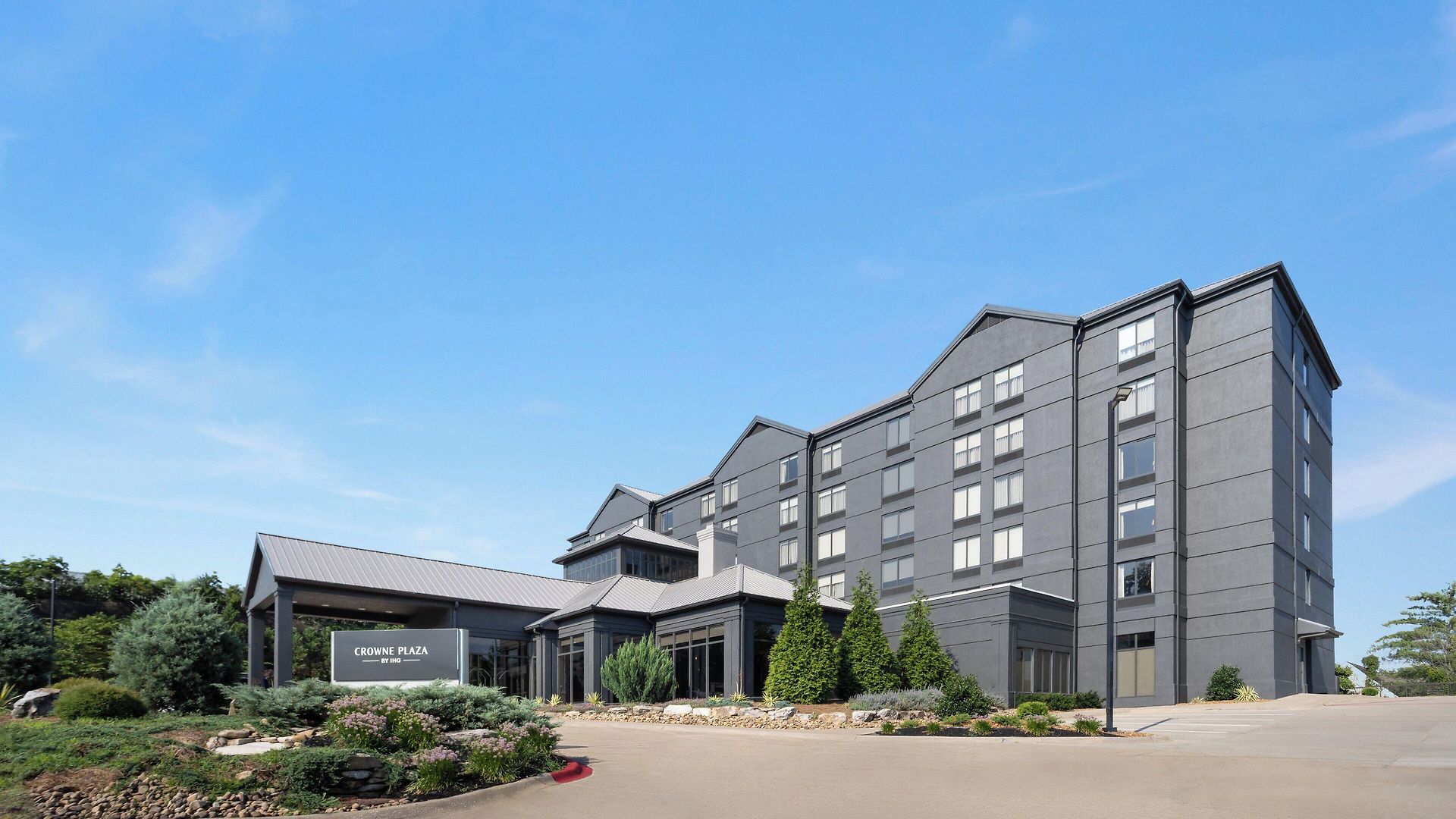 Crowne Plaza Airport By Ihg Hotel