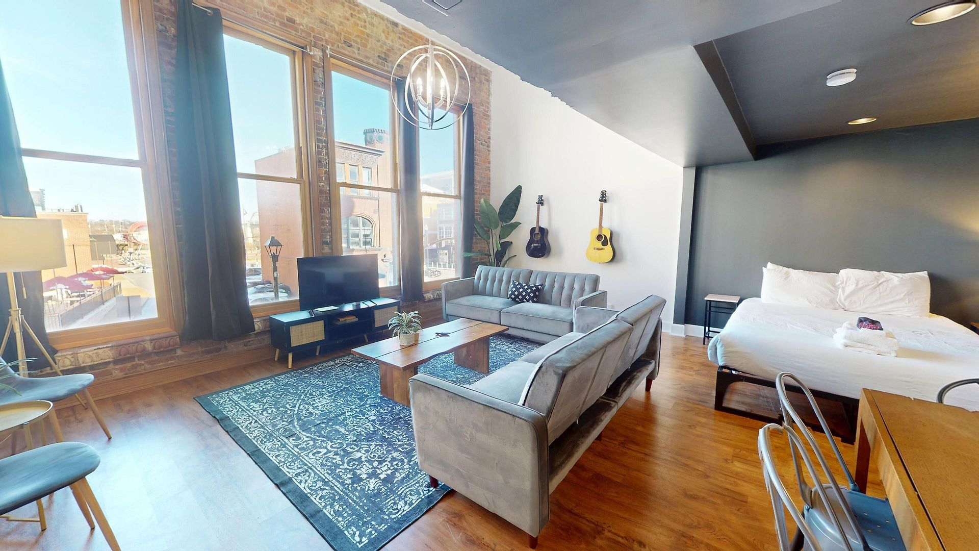 The Lofts At 107