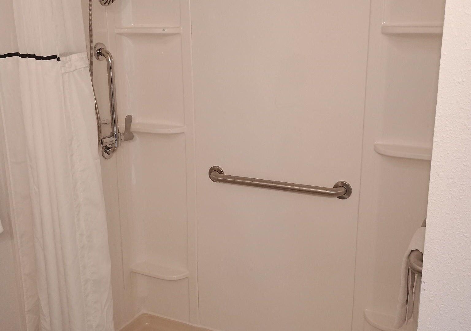 Hillside Crossing Hotel 3*