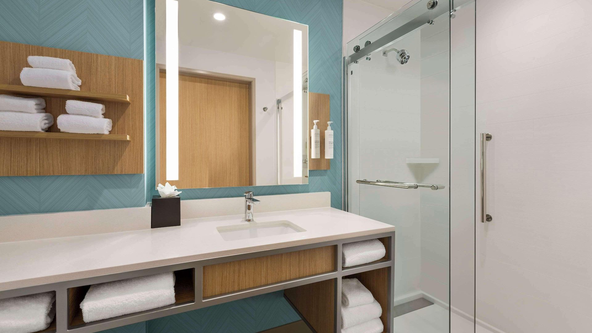 Hilton Garden West End Avenue Hotel 3*