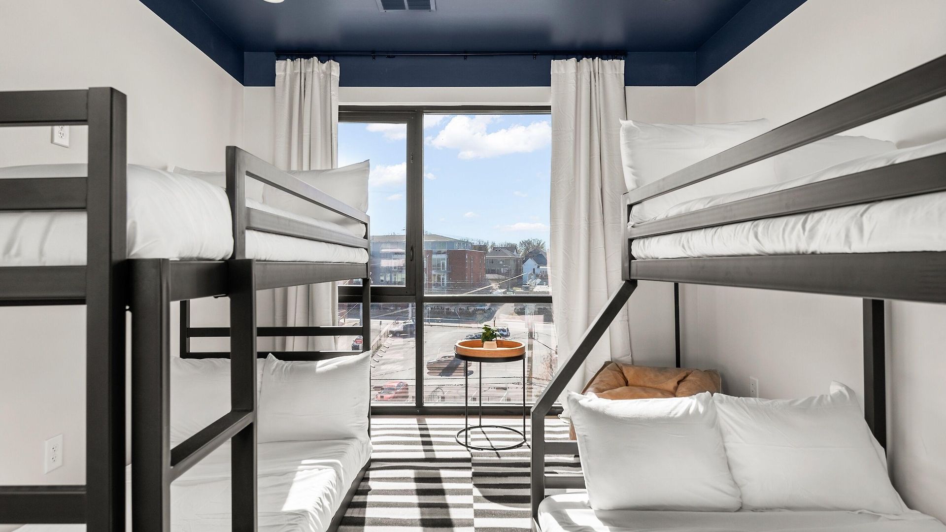 Hotel The Eighteen By Kasa 4*