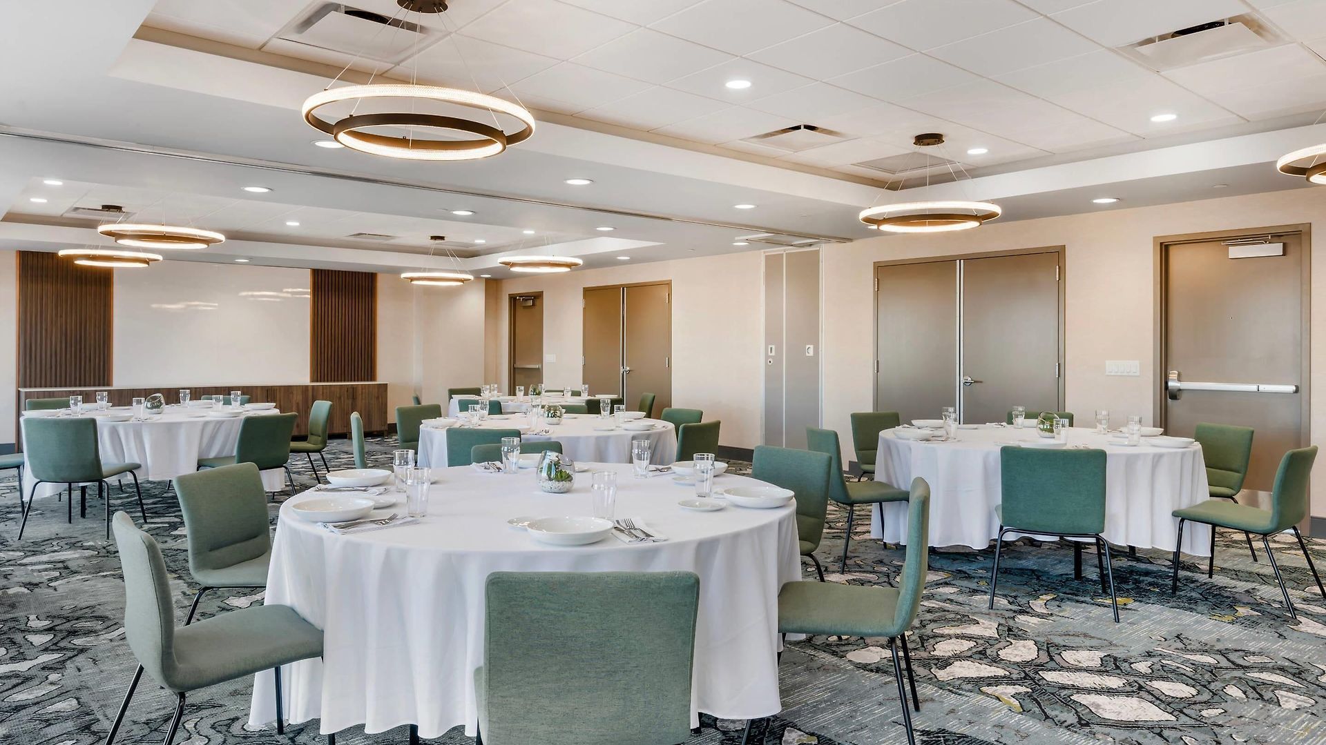 Cambria Midtown 4*