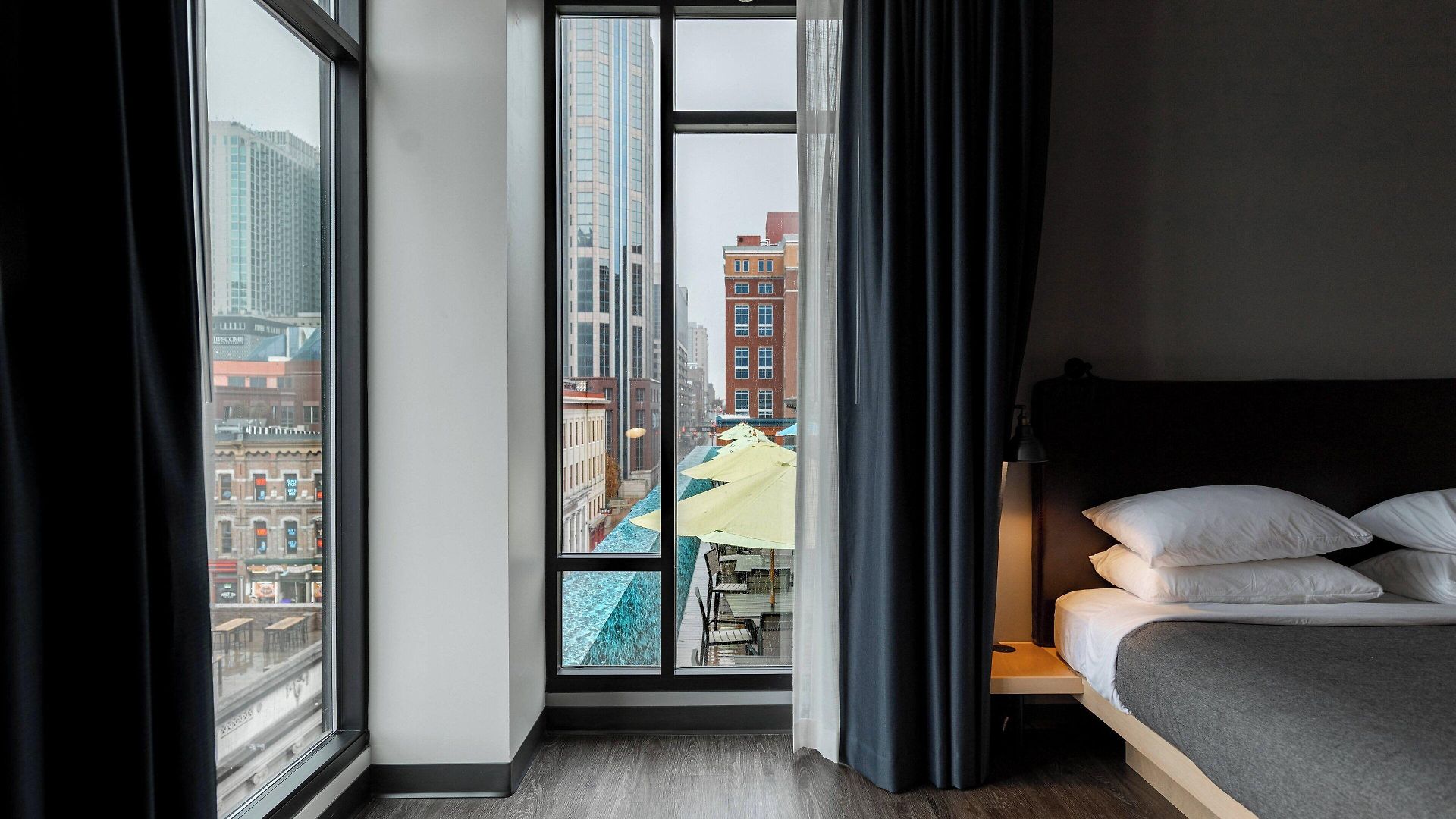 Hotel Moxy Downtown