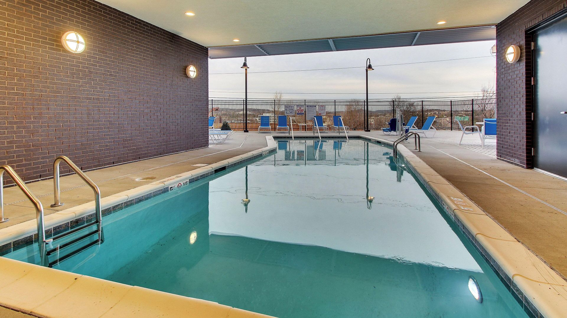 Express & - Metrocenter Downtown By Ihg