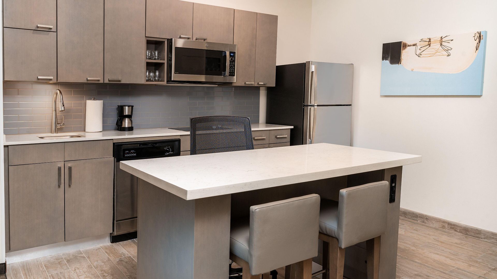 Hyatt House Airport Hotel 3*