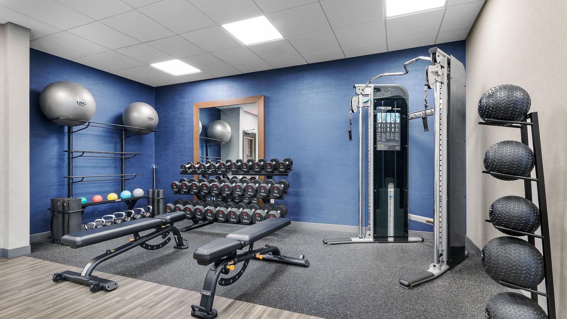 Hotel Hampton By Hilton Airport Century Place