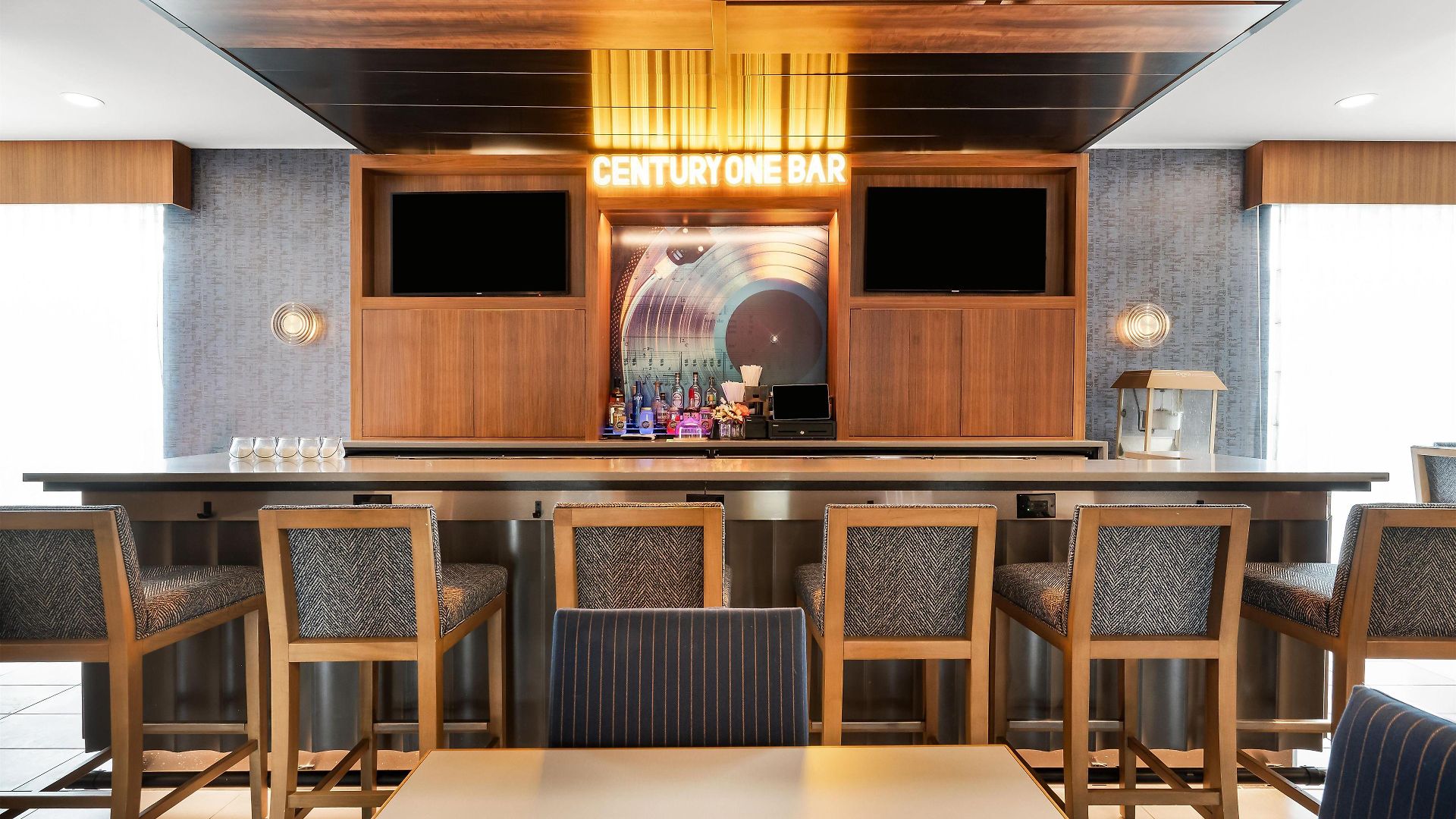 Hampton By Hilton Airport Century Place Hotel Nashville