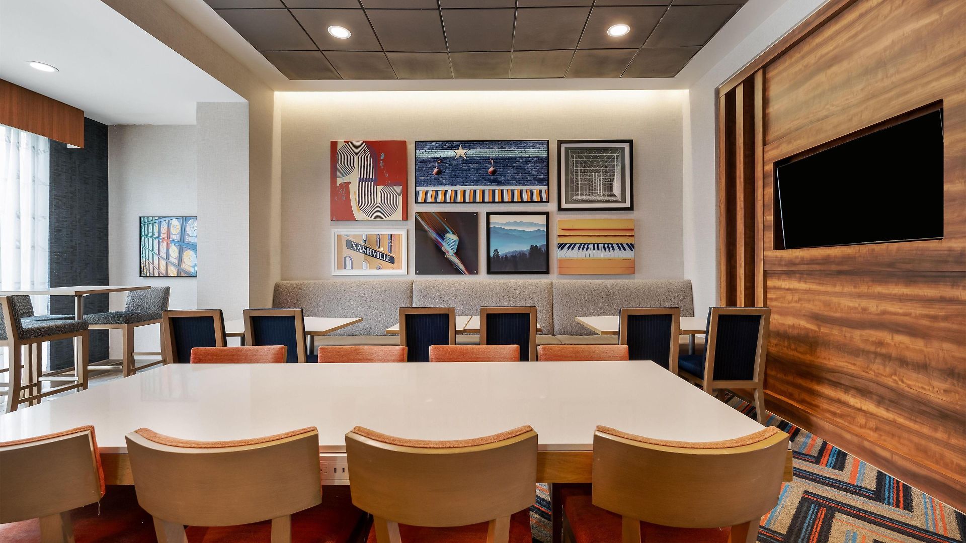 Hampton By Hilton Airport Century Place Hotel