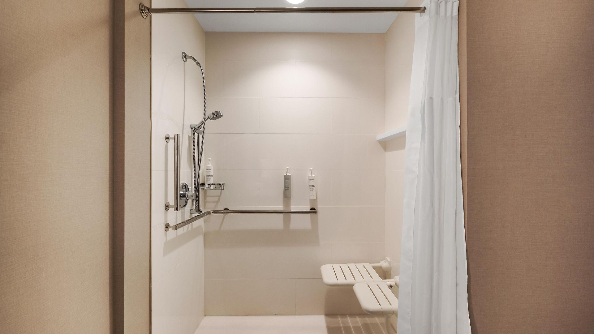 Hampton By Hilton Airport Century Place Hotel Nashville
