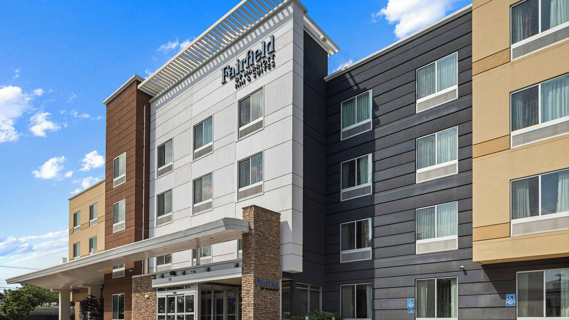 Fairfield & By Marriott Downtown-metrocenter