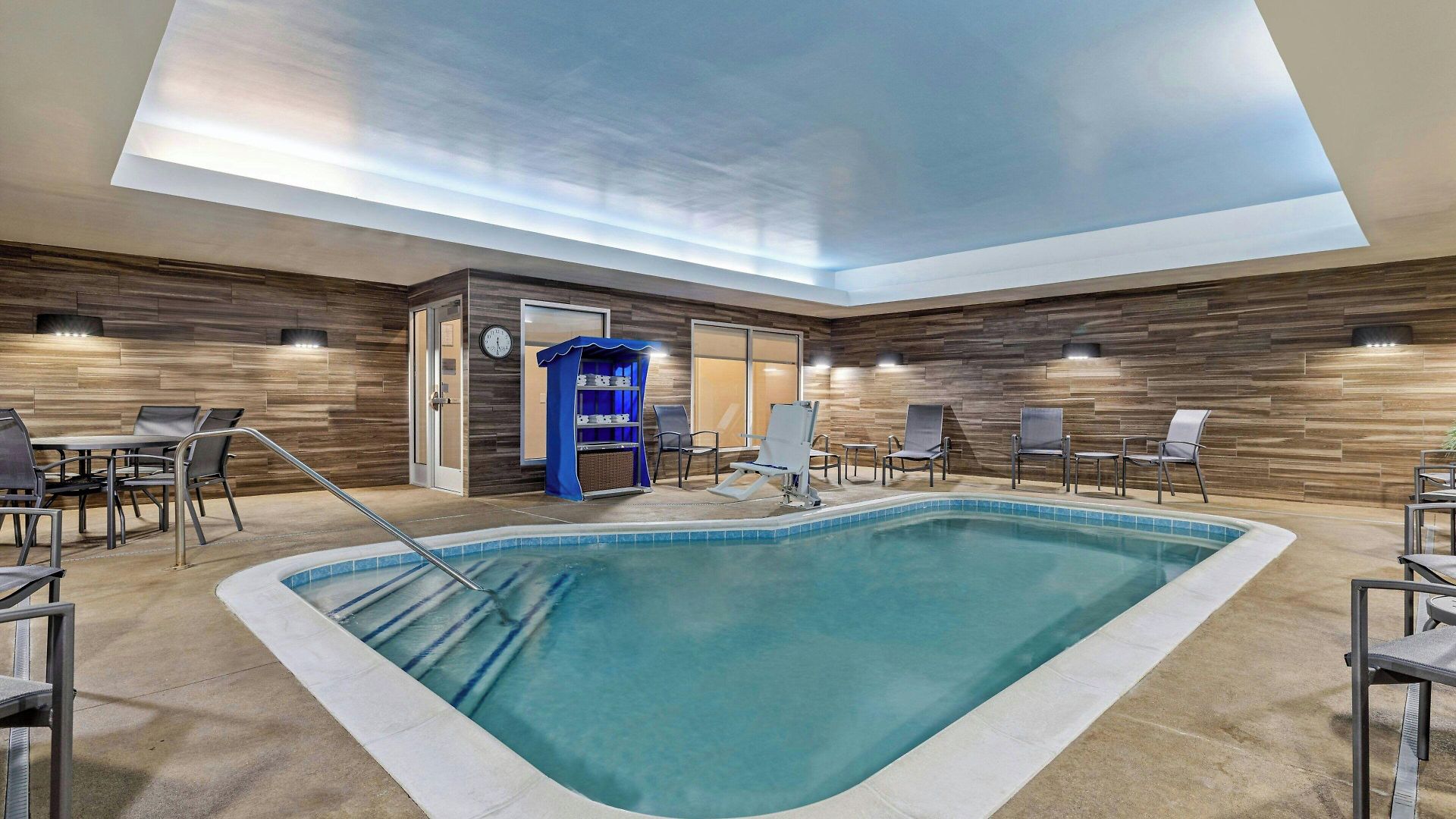 Fairfield & By Marriott Downtown-metrocenter Nashville