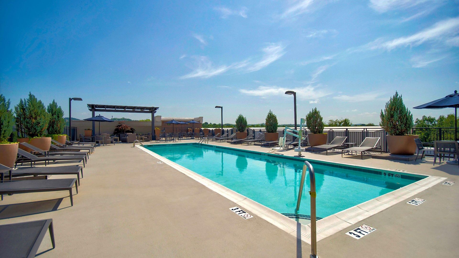 Courtyard By Marriott Hills Hotel 3*