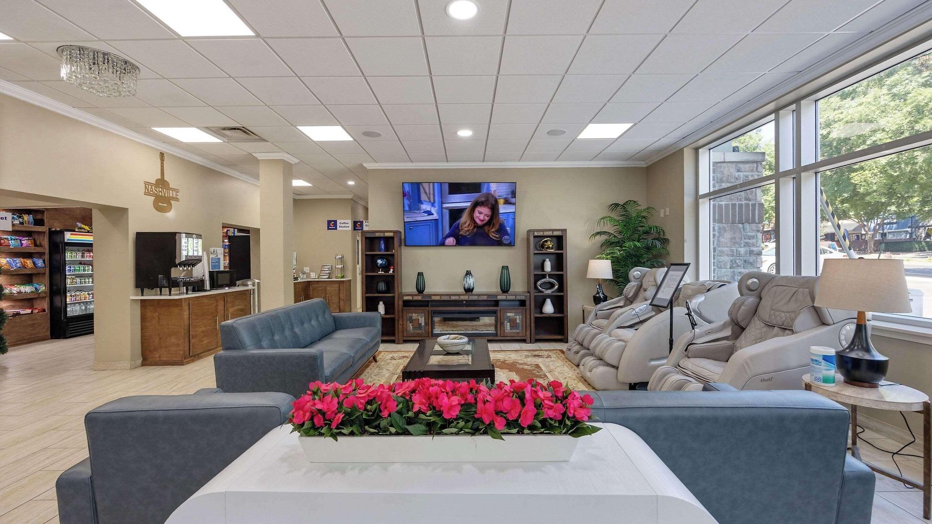 Comfort Downtown - Music Center Inn 4*