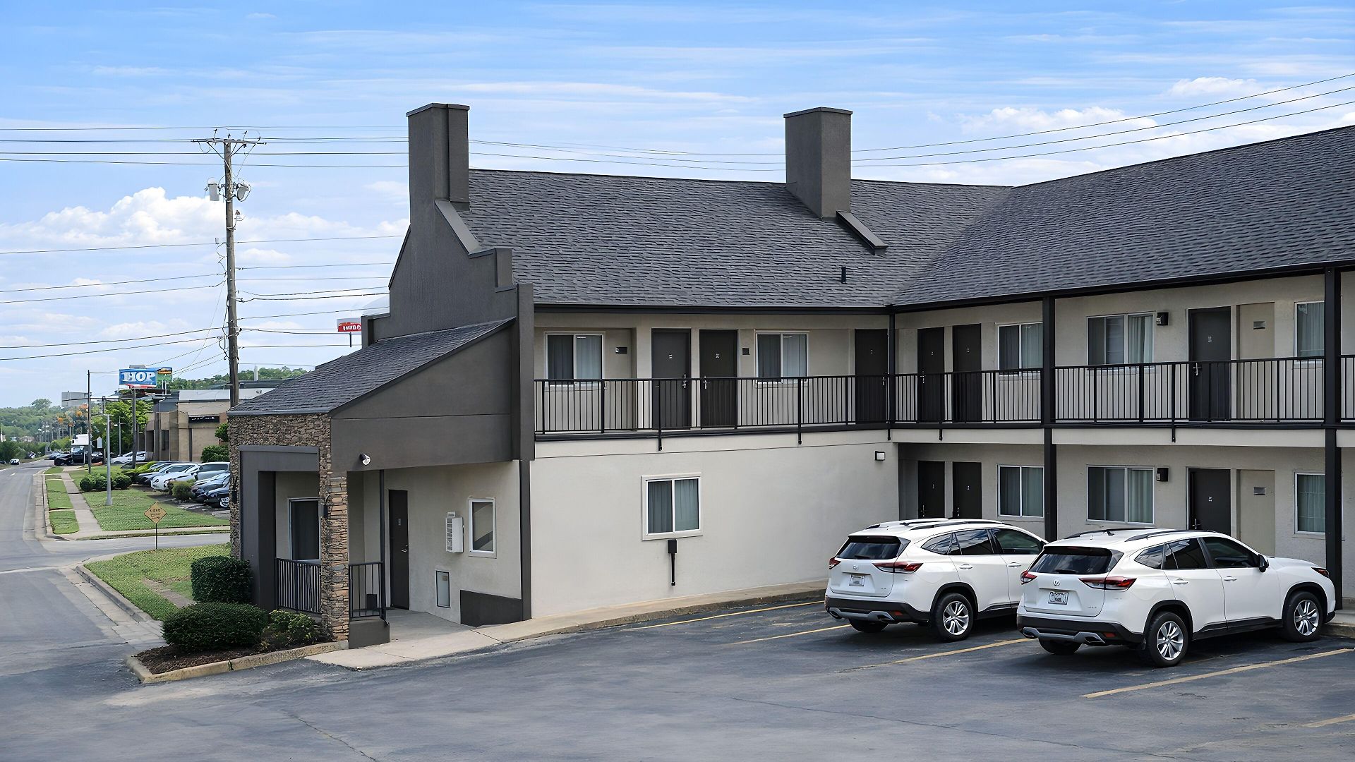 Hotel Quarters & 3*