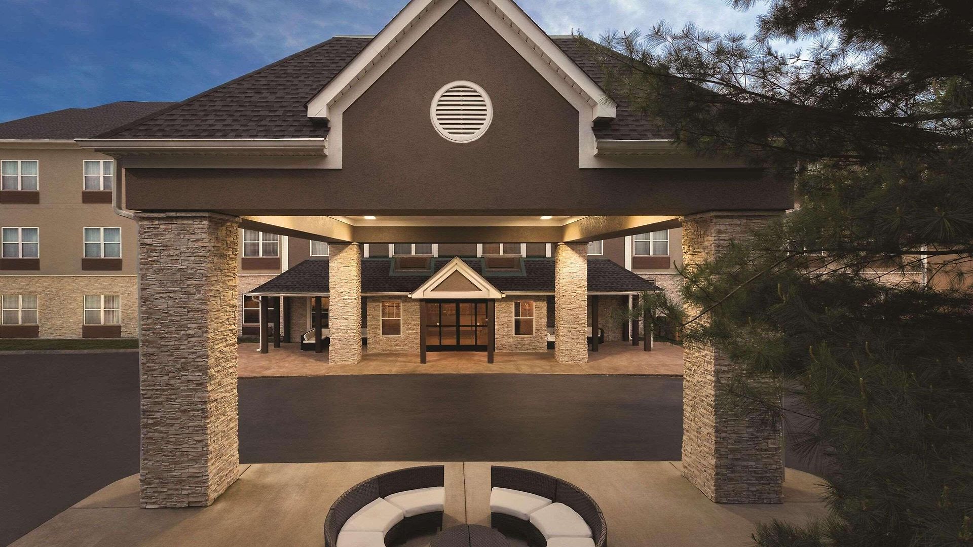 Country & By Radisson, Airport East, Tn Hotel Nashville