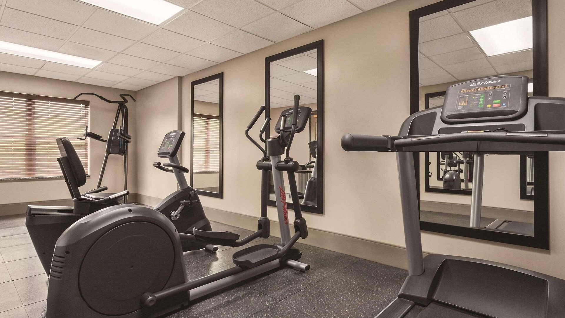 Hotel Country & By Radisson, Airport East, Tn