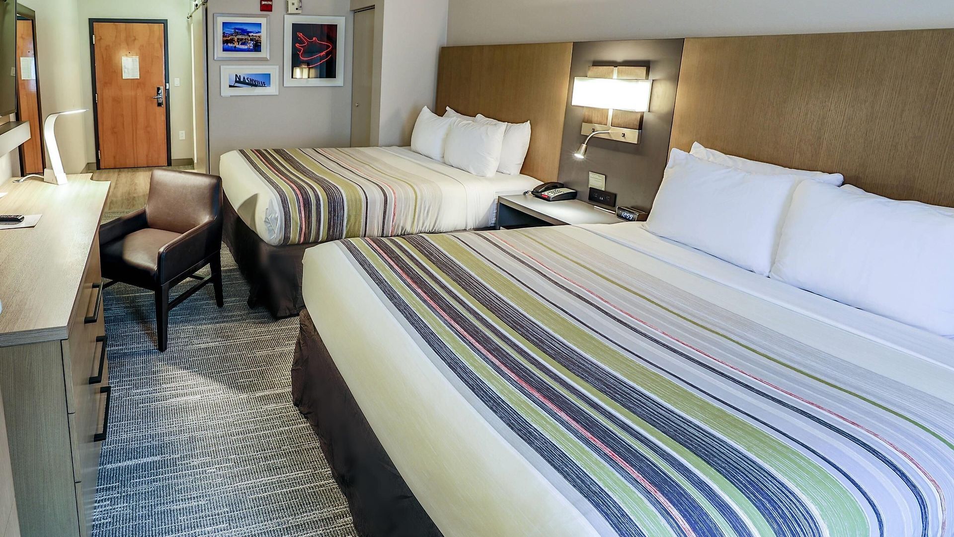 Country & By Radisson Airport Tn 4*