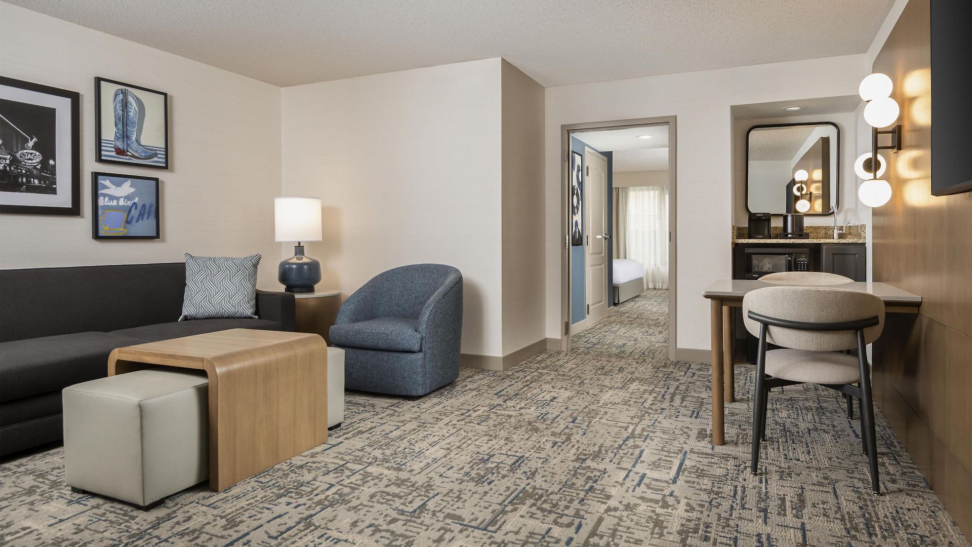 Hotel Embassy - At Vanderbilt 3*